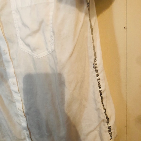 Button down - Picture 2 of 3